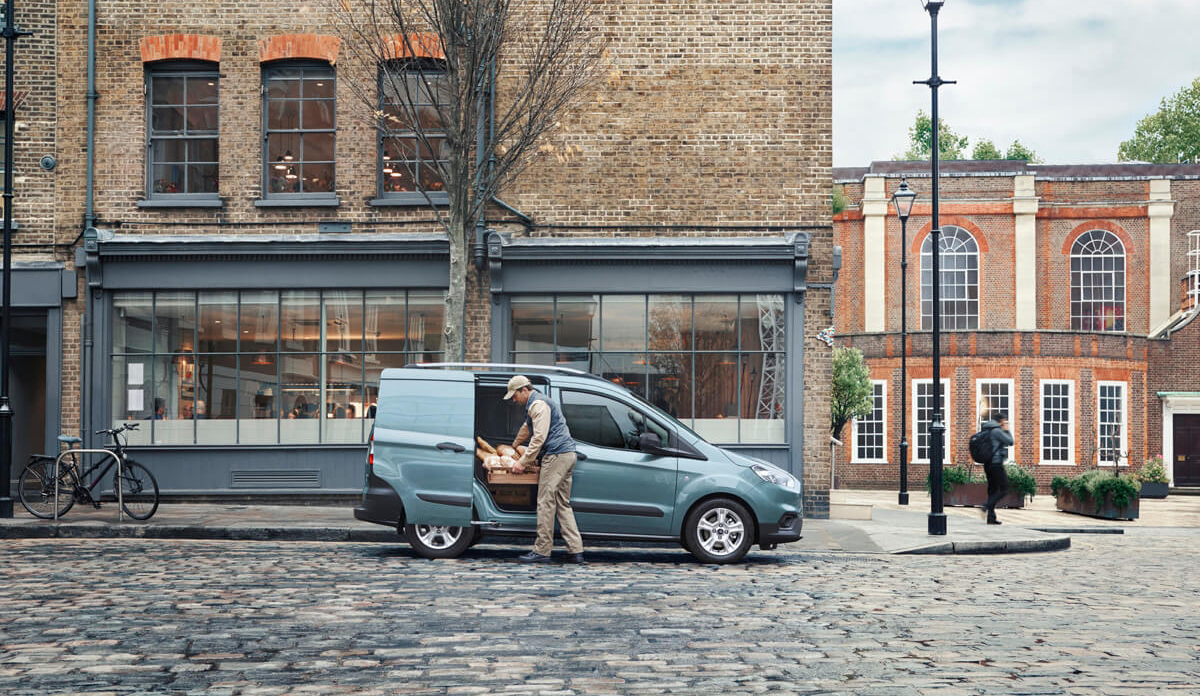 Ford_transit_courier