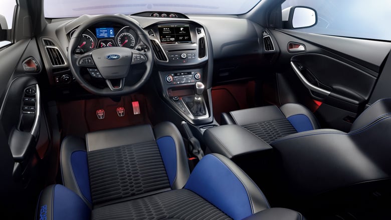 Ford Focus ST - Sportos beltér