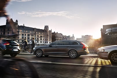 Volvo V90 - Automatikus ajtózárás