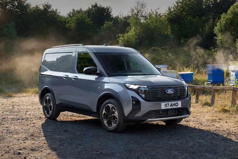 Ford Transit Courier BEV V769 